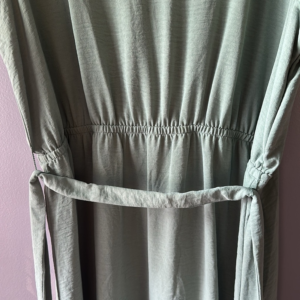 Lucky brand empire waist dress with V neck line and waist tie - Picture 3 of 6